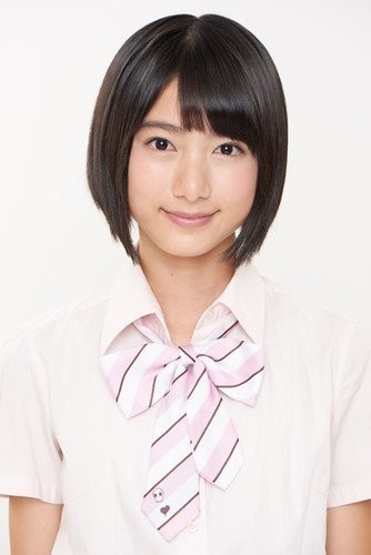 Kosaka Onodera rolünde 15 yaşındaki acemi oyuncu Natsumi Ikema