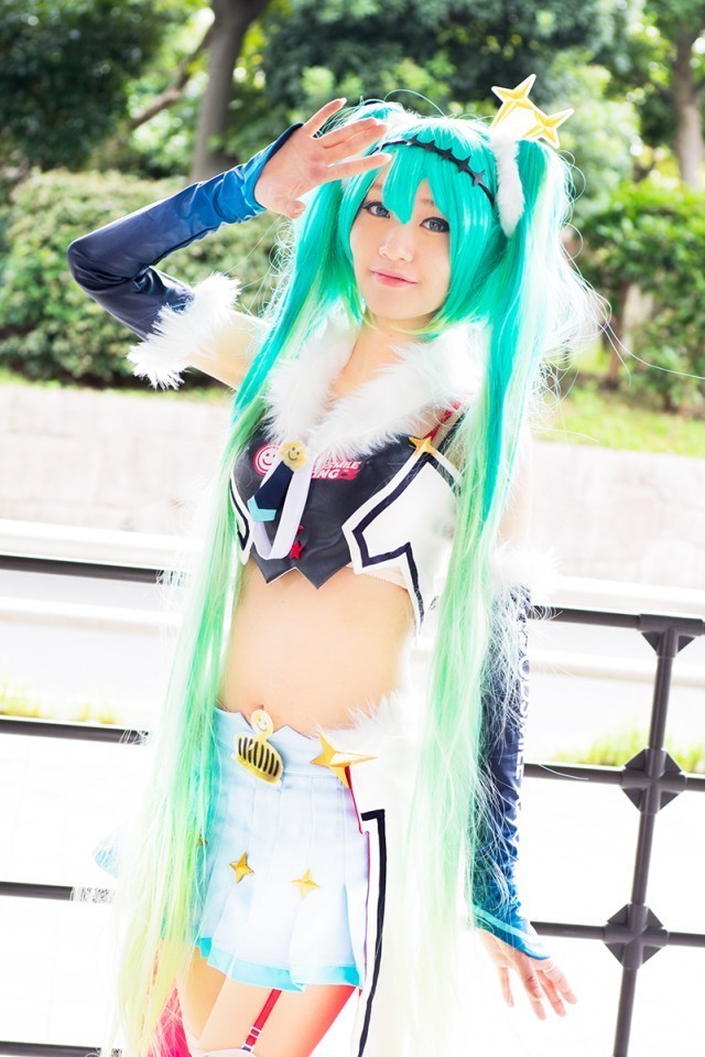 28)Hatsune Miku (cosplayer Riruka):