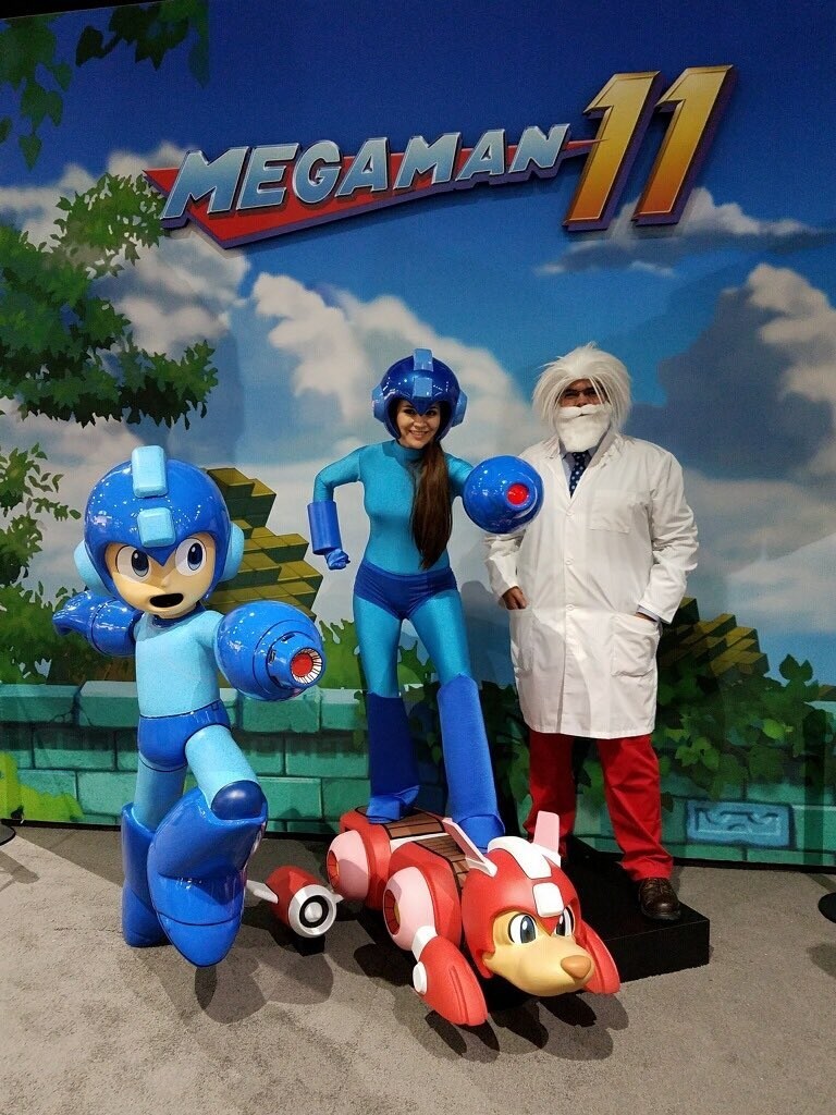 22)Mega Woman (cosplayer mightymarlo) ve Dr. Light: