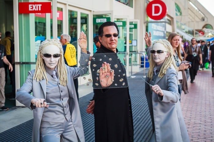 60)Neo And The Twins (Neo ve İkizler), The Matrix:
