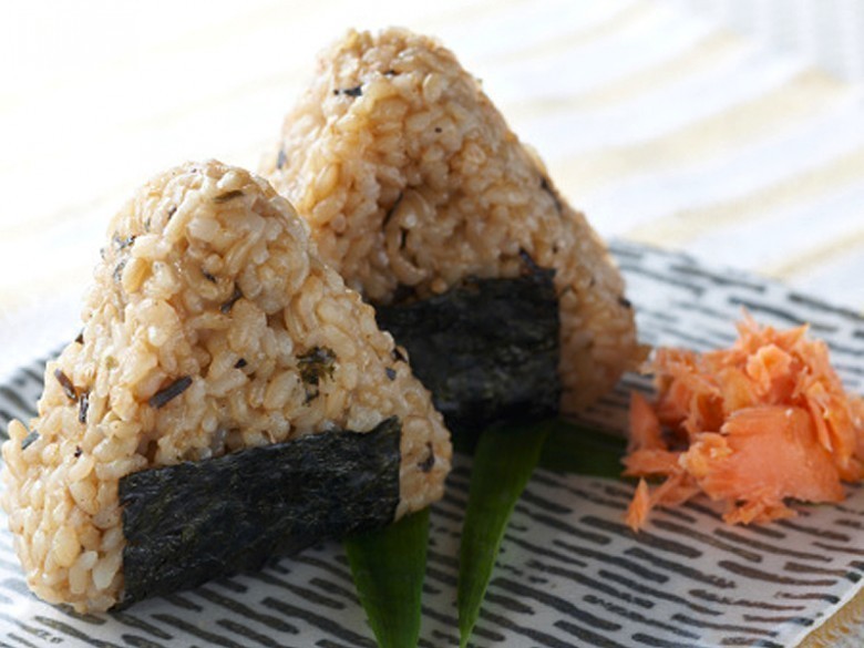 Bir lokmalık atıştırmalık, Onigiri.