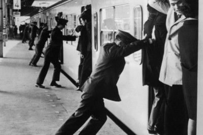 Japonya'nın Metro İttiricileri  