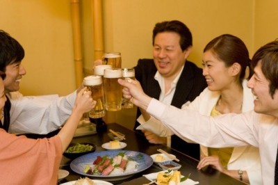 Kanpai İçki Partinizi Başlatmak için Büyüleyici Bir Kelime
